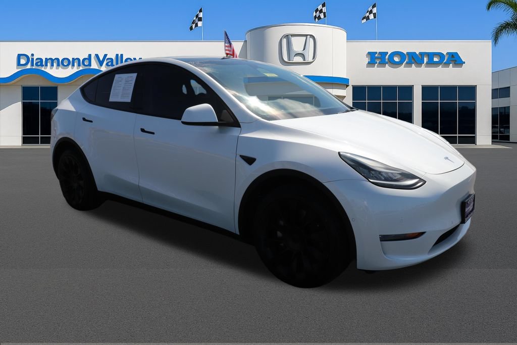 Used 2021 Tesla Model Y Long Range AWD/4WD image 1