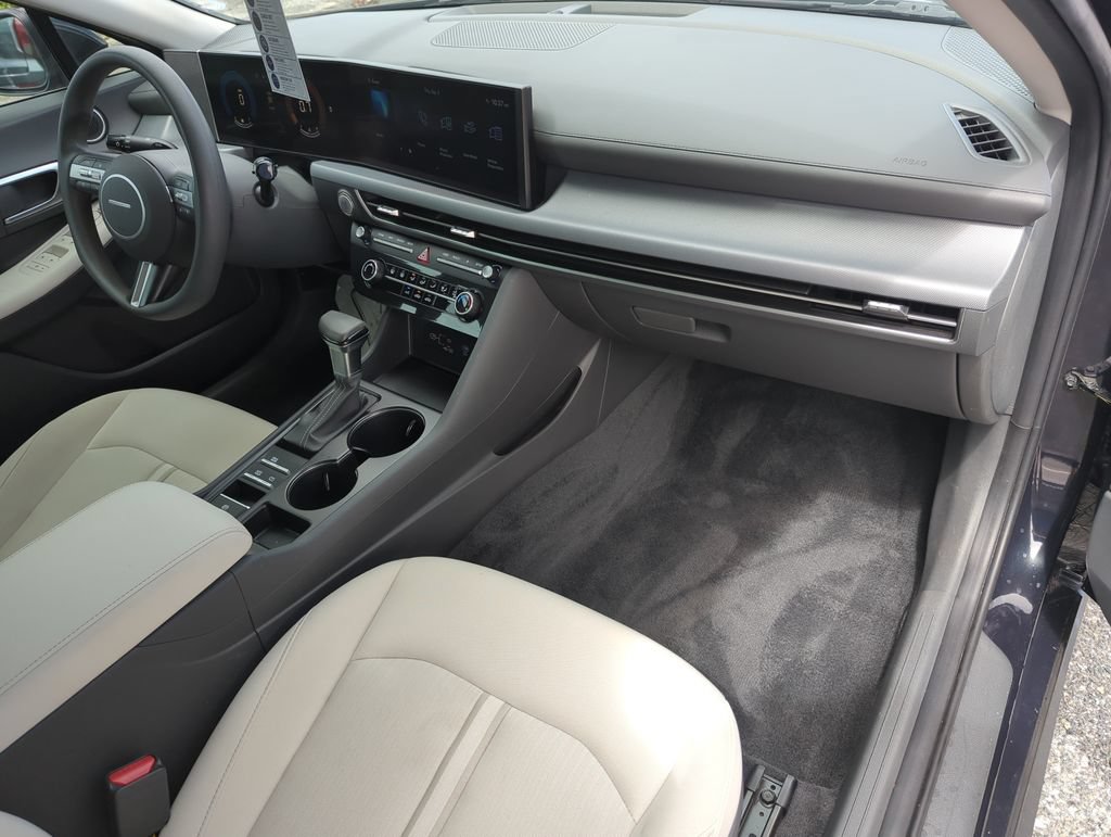 Used 2025 Hyundai Sonata SE FWD image 21