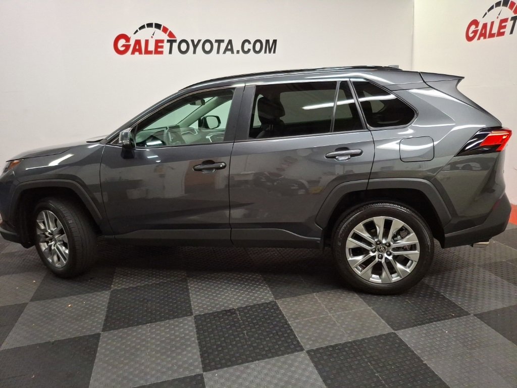 Used 2025 Toyota RAV4 XLE Premium image 7