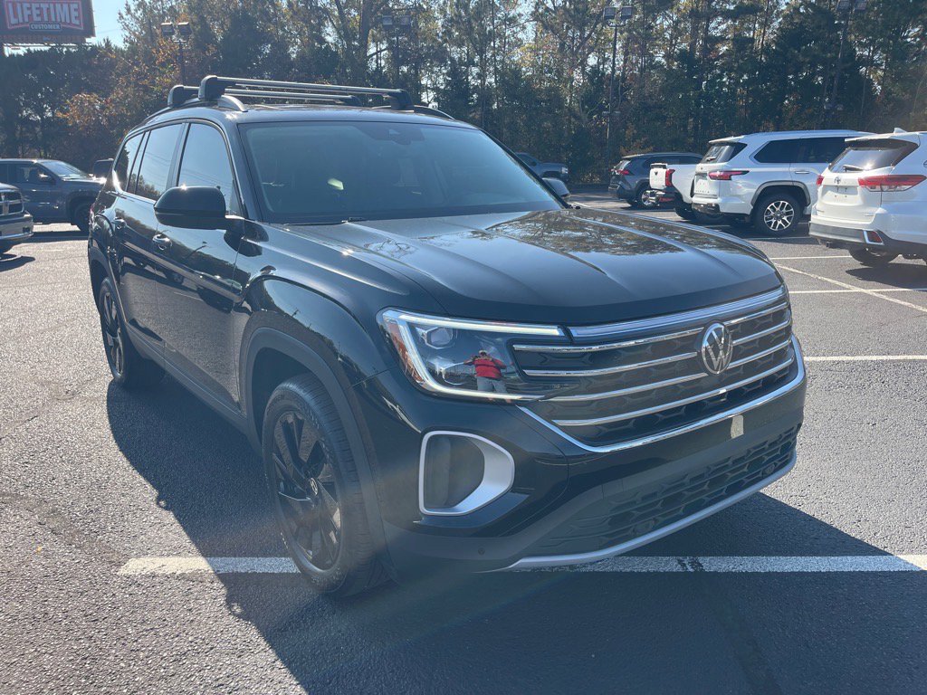 Used 2025 Volkswagen Atlas SE