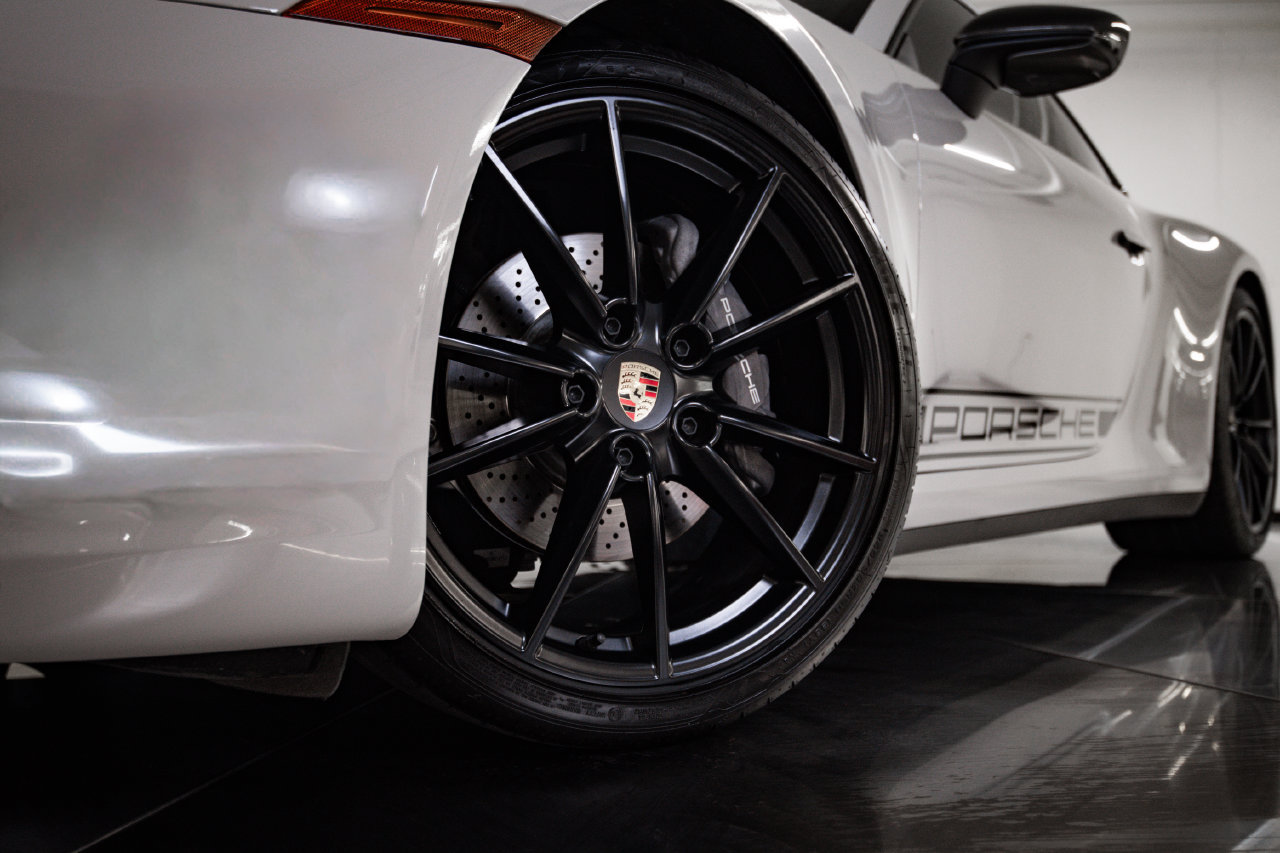 Certified 2024 Porsche 911 Carrera T RWD image 12