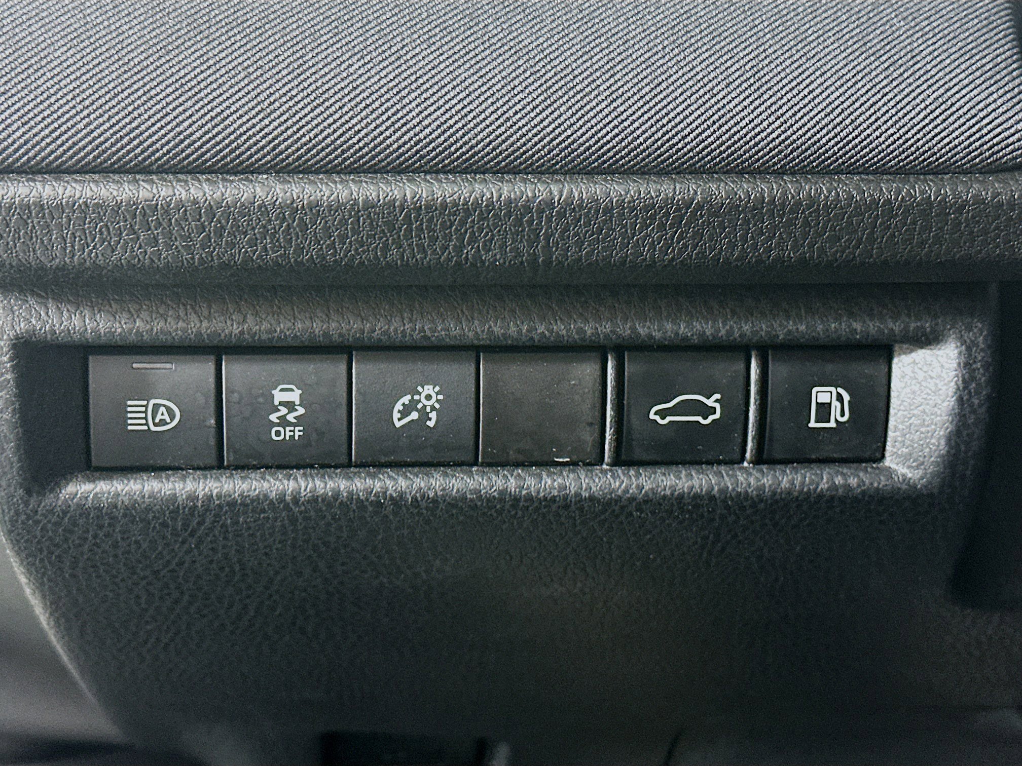 Used 2025 Toyota Camry LE image 17