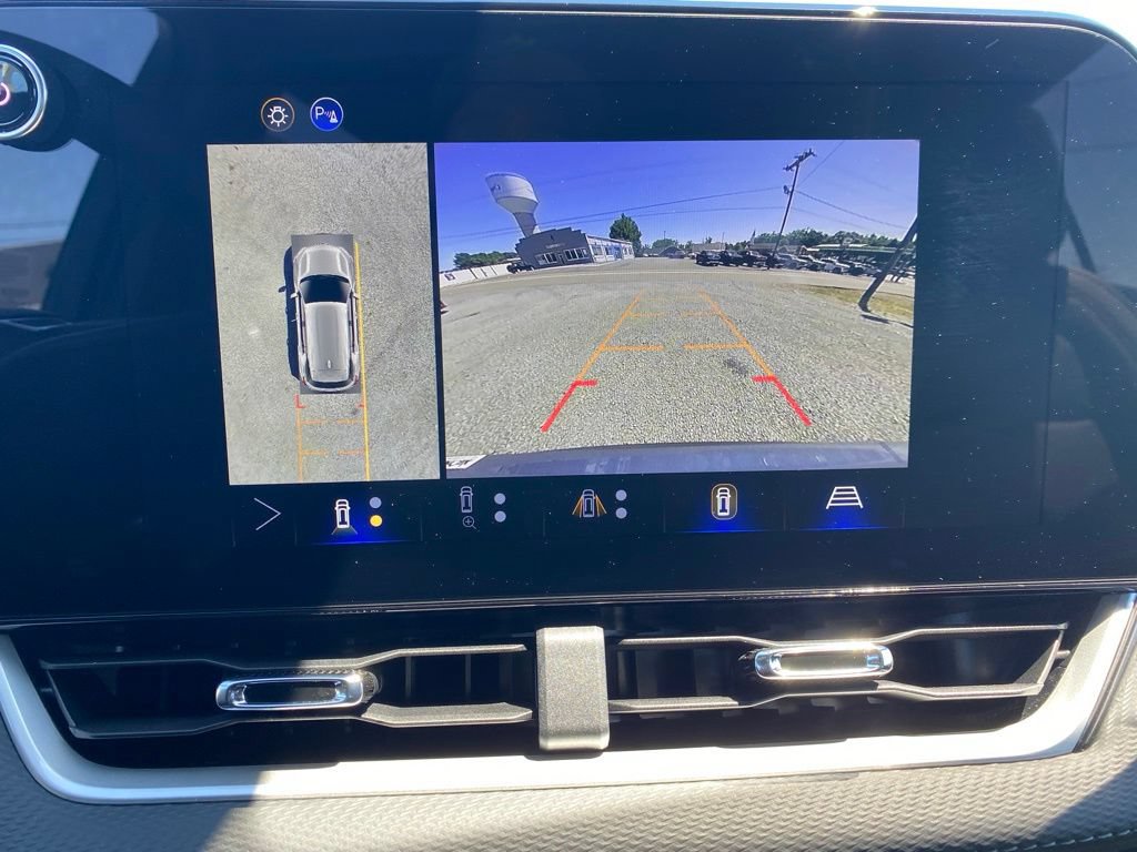 New 2026 Chevrolet Equinox LT w/ Convenience Package II FWD image 14