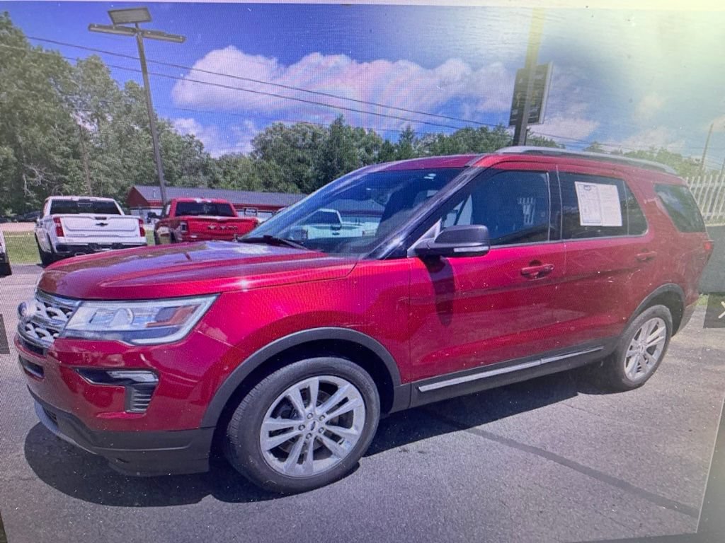 Used 2019 Ford Explorer XLT w/ Equipment Group 202A AWD/4WD image 2
