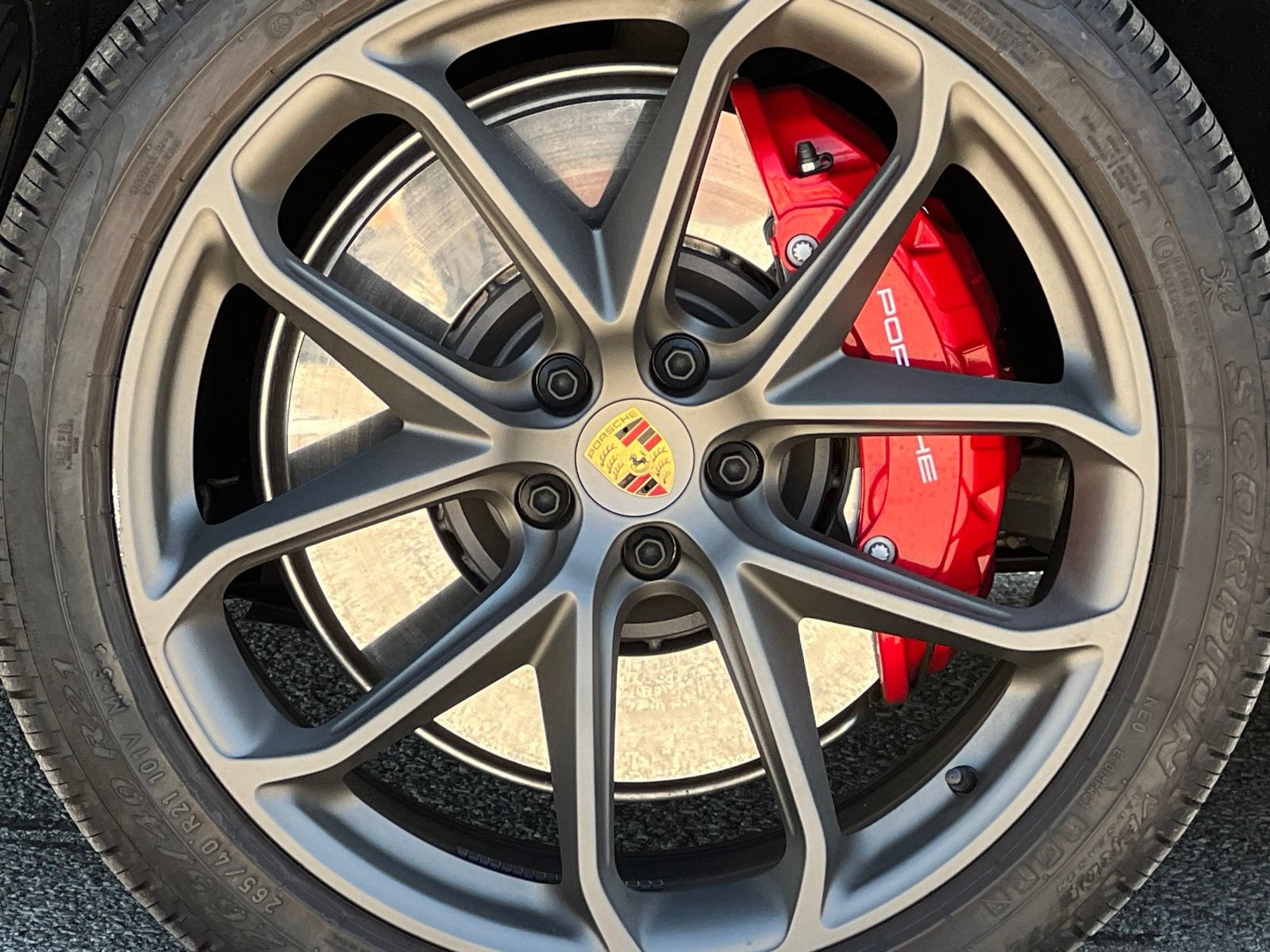 Certified 2026 Porsche Macan GTS AWD/4WD image 12