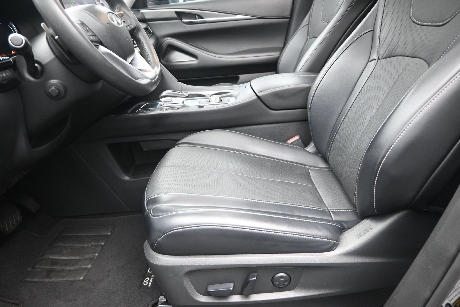 Certified 2023 INFINITI QX60 Luxe w/ Cargo Package AWD/4WD image 13