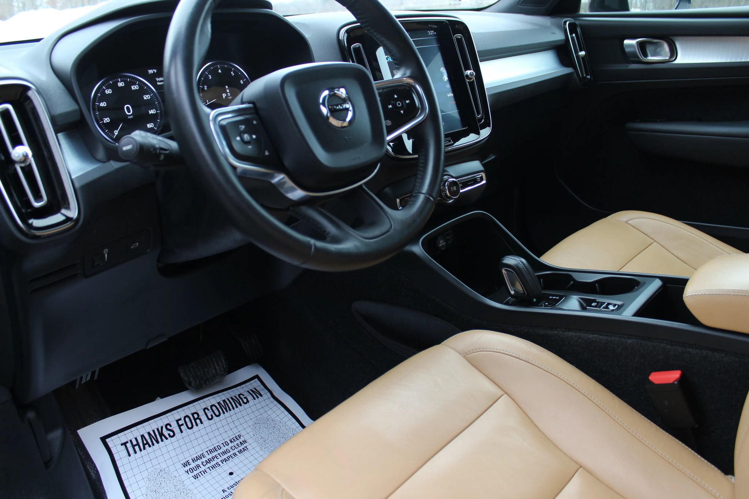 Used 2019 Volvo XC40 T5 Momentum image 11