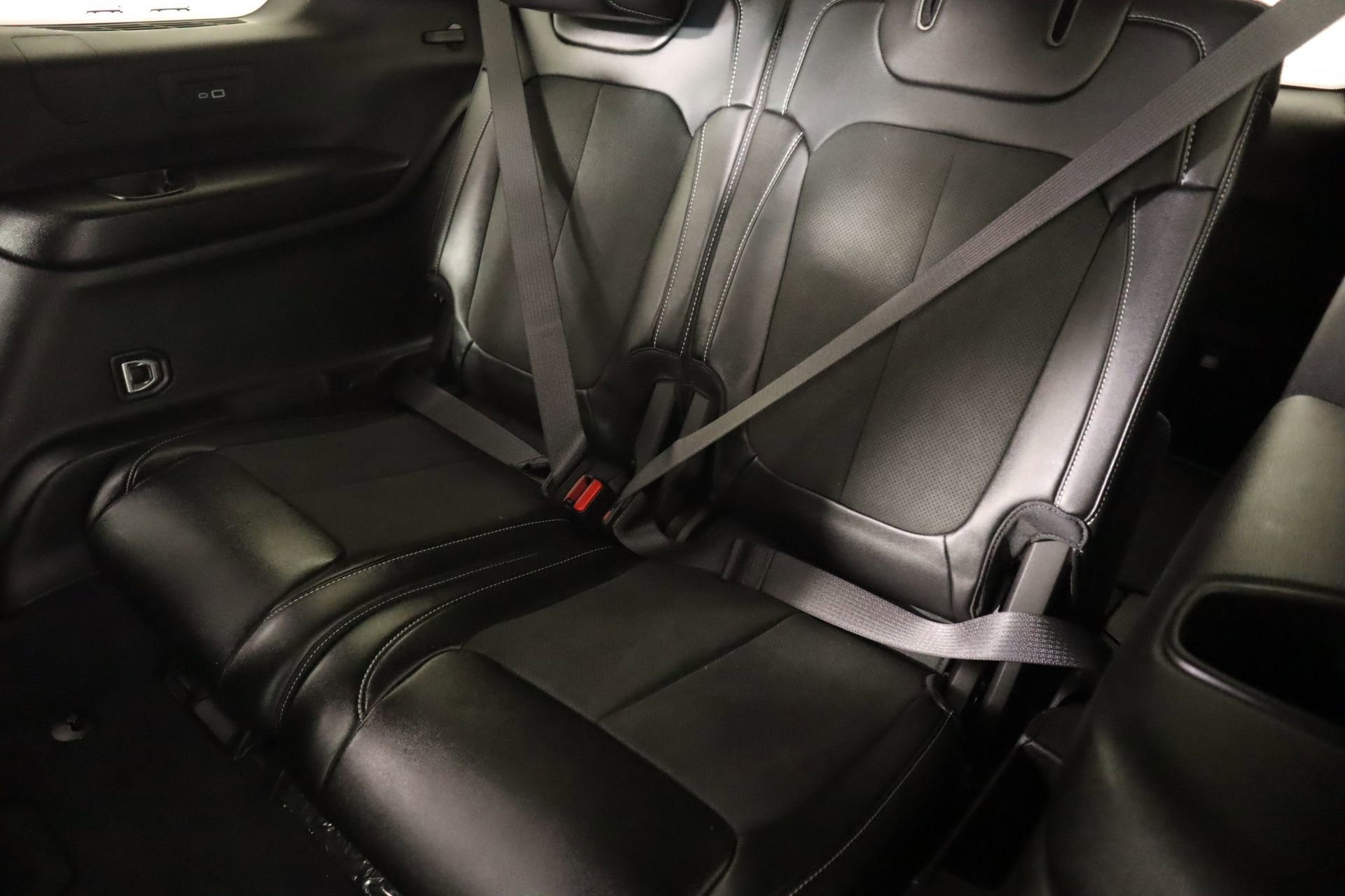 Used 2023 Jeep Grand Cherokee L Laredo image 12