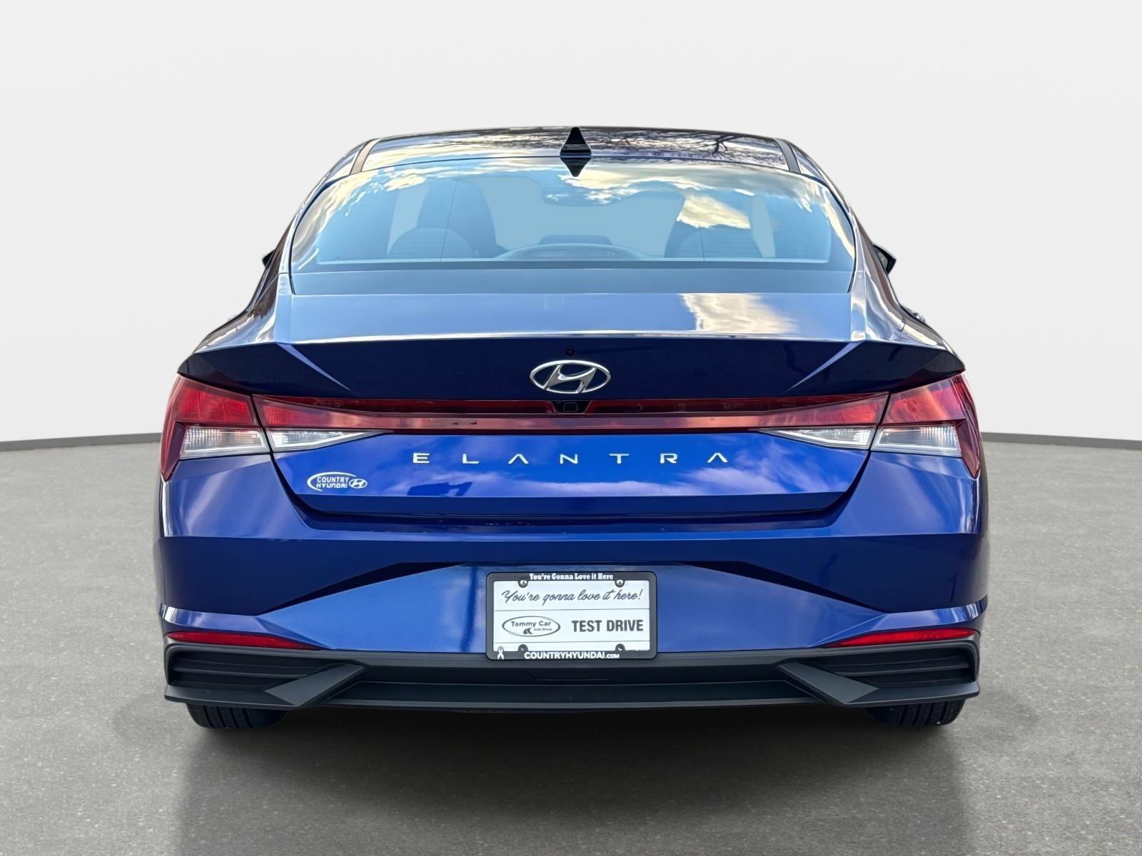 Used 2023 Hyundai Elantra SEL w/ Cargo Package image 6