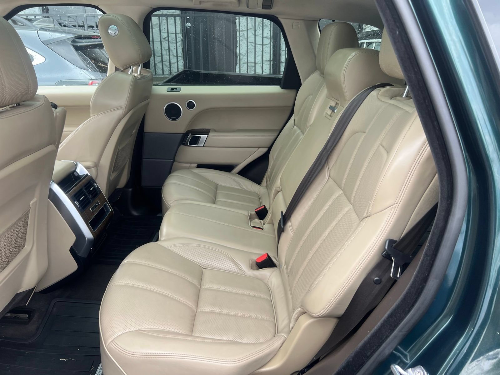Used 2016 Land Rover Range Rover Sport HSE AWD/4WD image 16