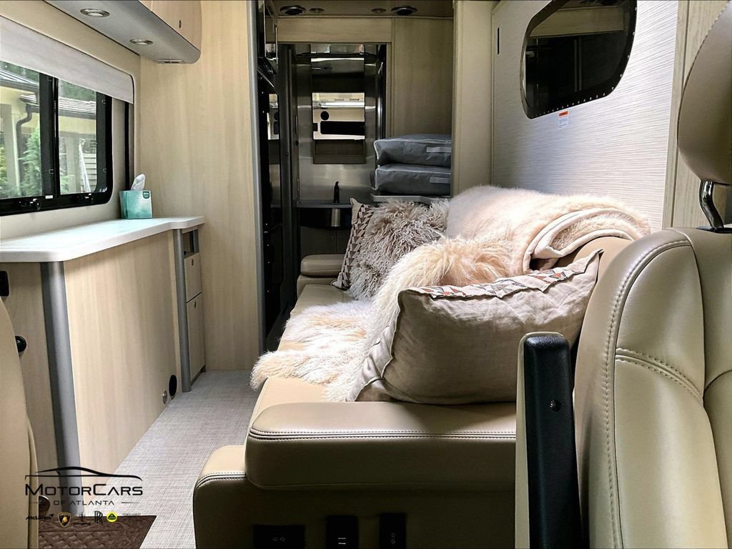 Used 2023 Mercedes-Benz Sprinter 4500 image 29