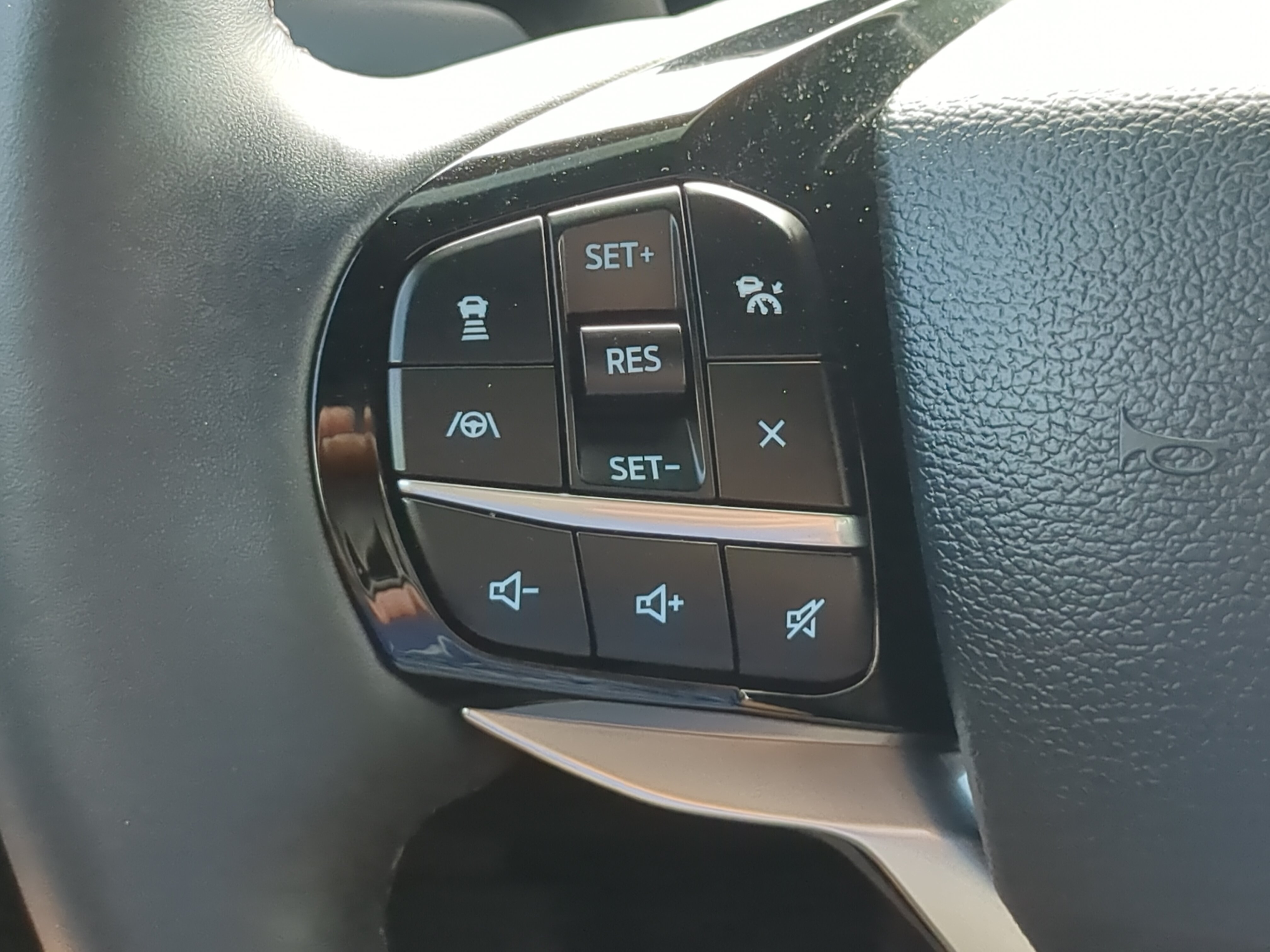 Certified 2023 Ford Explorer Platinum w/ Technology Package AWD/4WD image 24