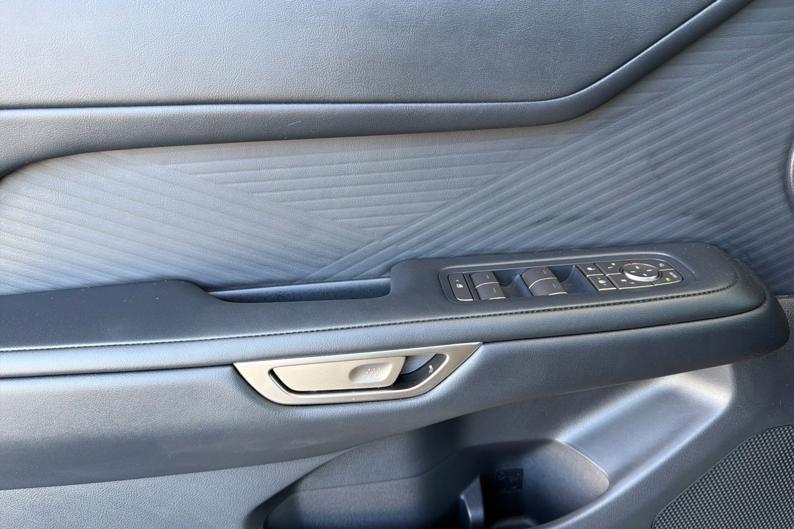 New 2026 Lexus ES 350e FWD image 10