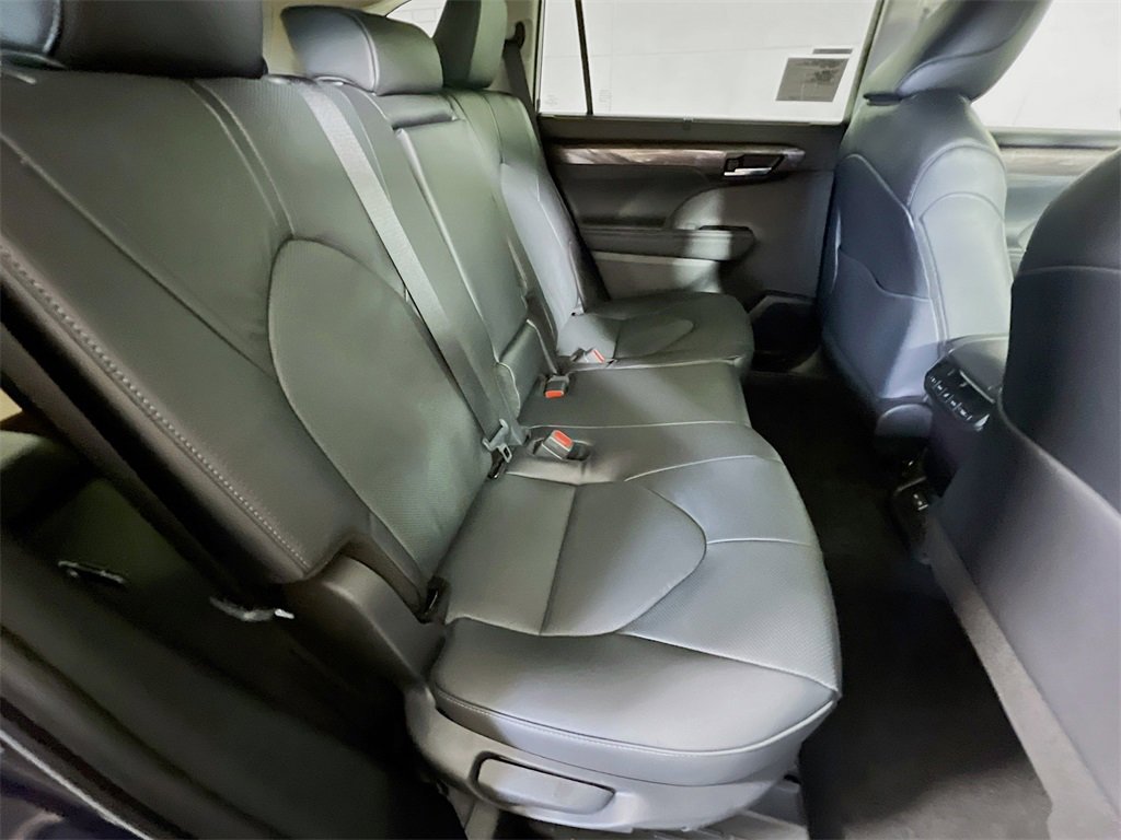 New 2026 Toyota Highlander Limited image 22