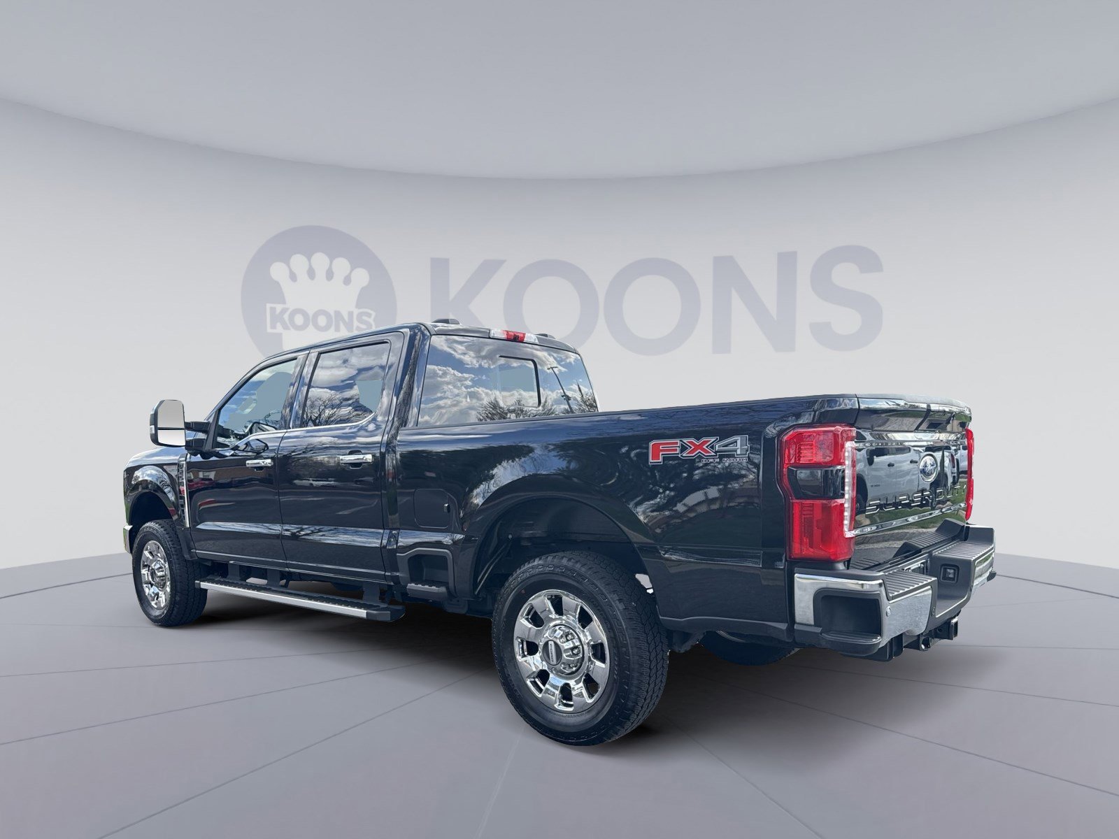 Used 2025 Ford F250 Lariat w/ Chrome Package image 4