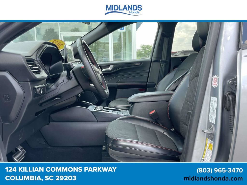 Used 2023 Ford Escape ST-Line w/ Cold Weather Package FWD image 15