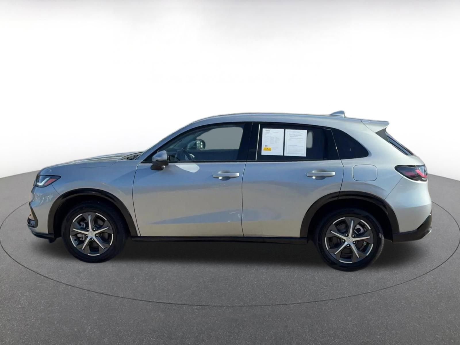 Used 2025 Honda HR-V EX-L image 6