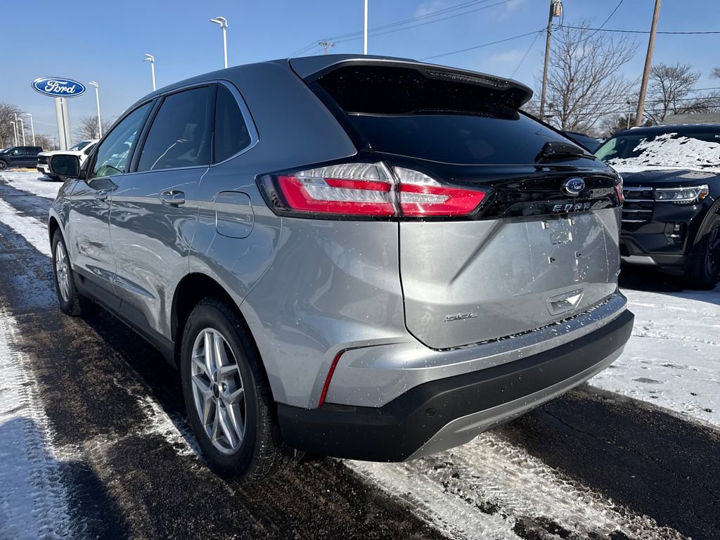 Used 2024 Ford Edge SEL w/ Convenience Package image 9