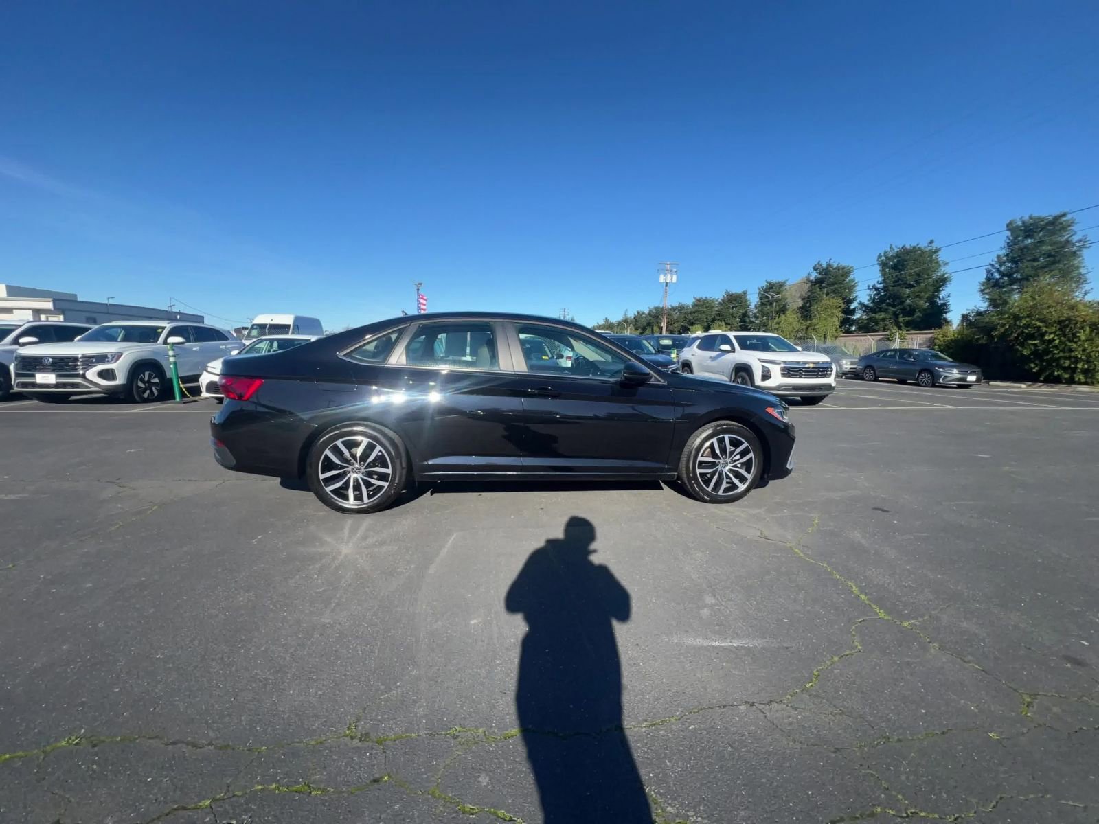 Used 2025 Volkswagen Jetta SE image 16