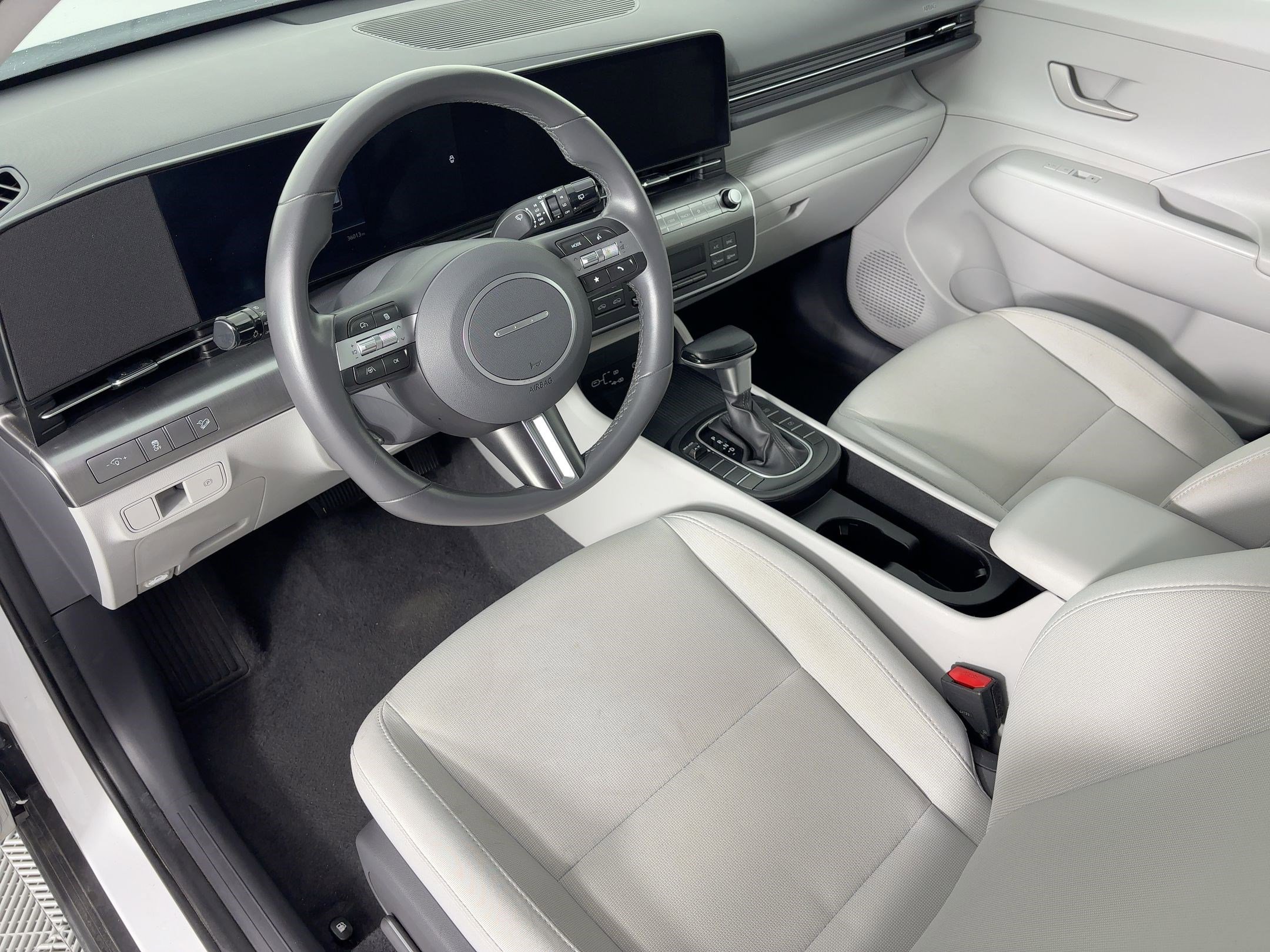 Used 2024 Hyundai Kona SEL image 4