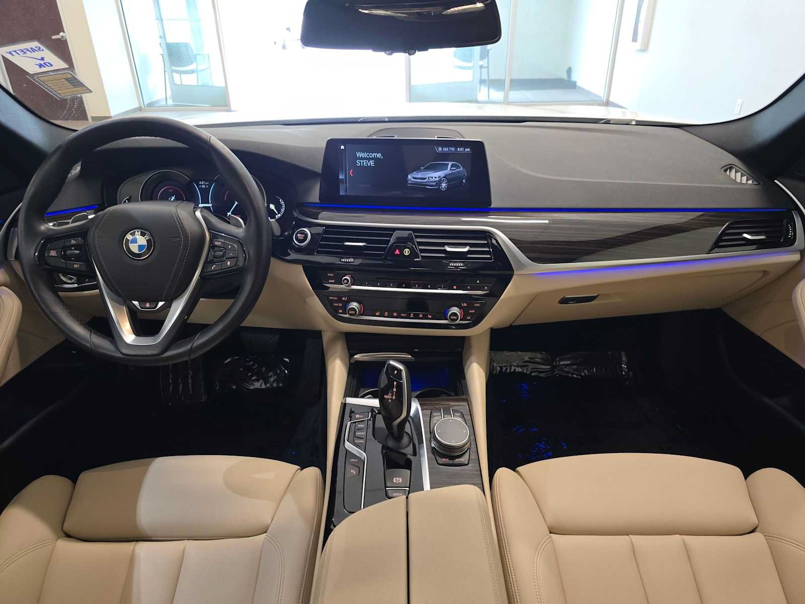 Used 2019 BMW 530e xDrive w/ Convenience Package AWD/4WD image 10