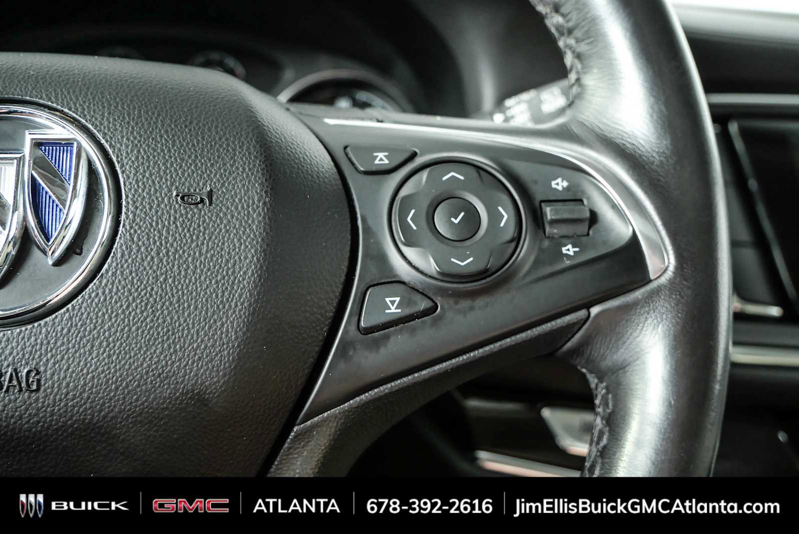 Used 2020 Buick Enclave Premium w/ Sun and Sites Package FWD image 12