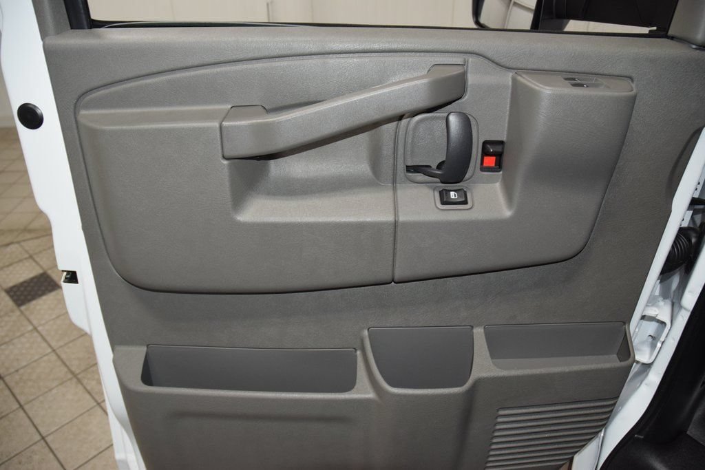 New 2026 Chevrolet Express 3500 w/ Power Convenience Package RWD image 31