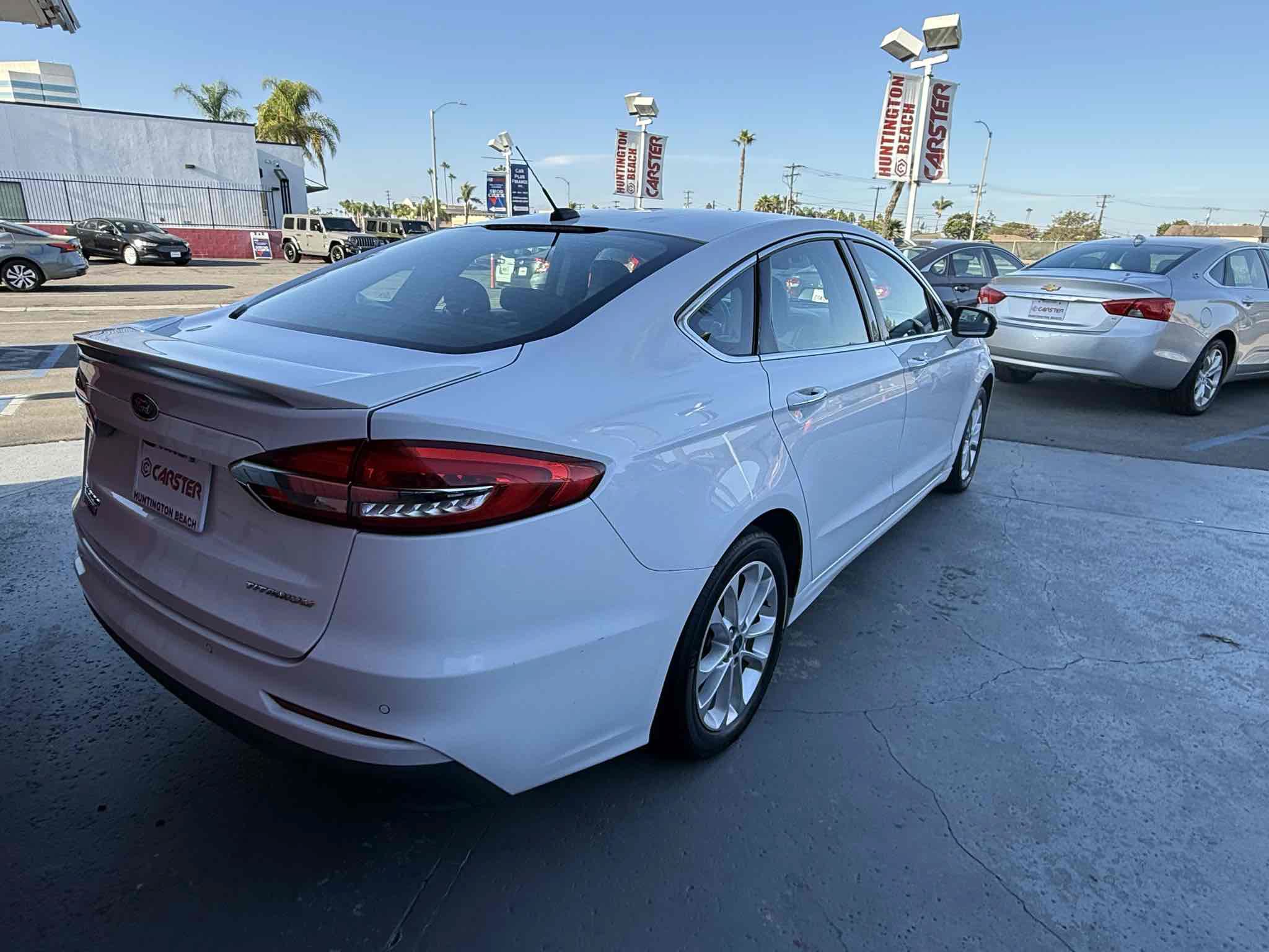 Used 2019 Ford Fusion Energi Titanium FWD image 37