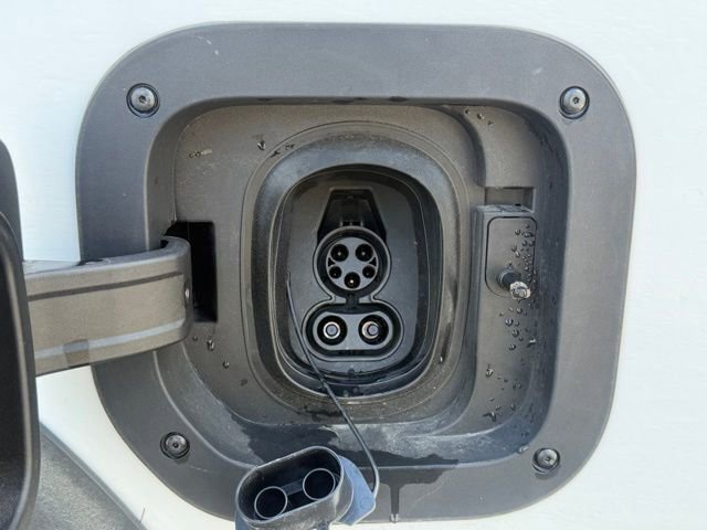 Used 2024 Chevrolet Brightdrop 600 w/ Commercial Equipment Package AWD/4WD image 19