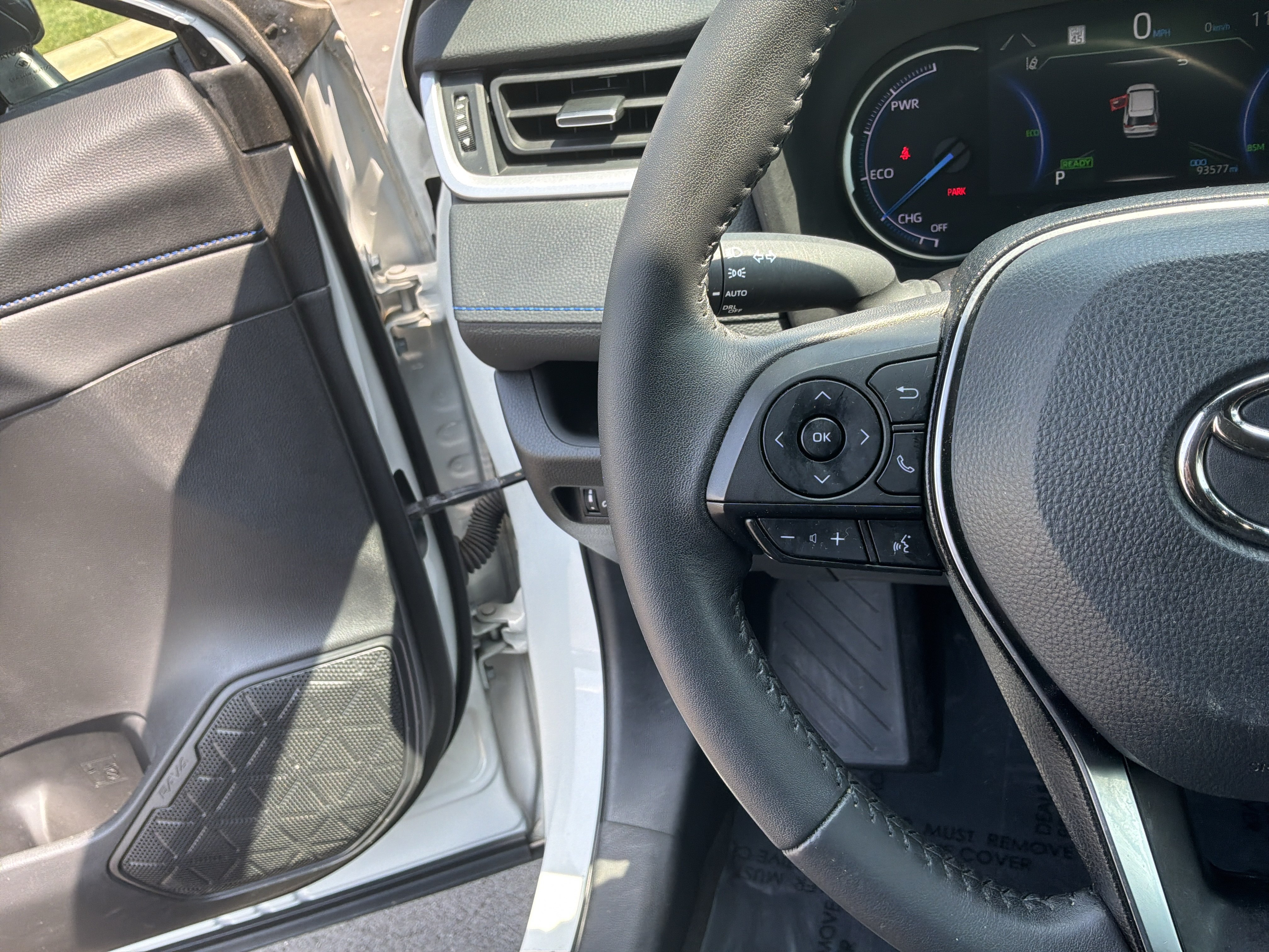 Used 2022 Toyota RAV4 XSE AWD/4WD image 19