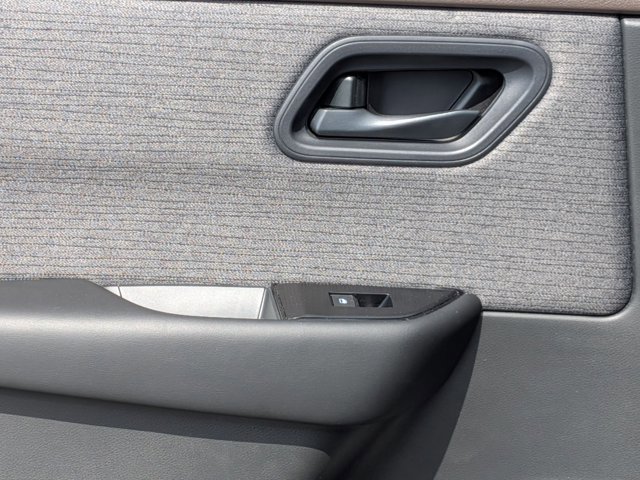Certified 2023 Nissan Rogue S FWD image 25