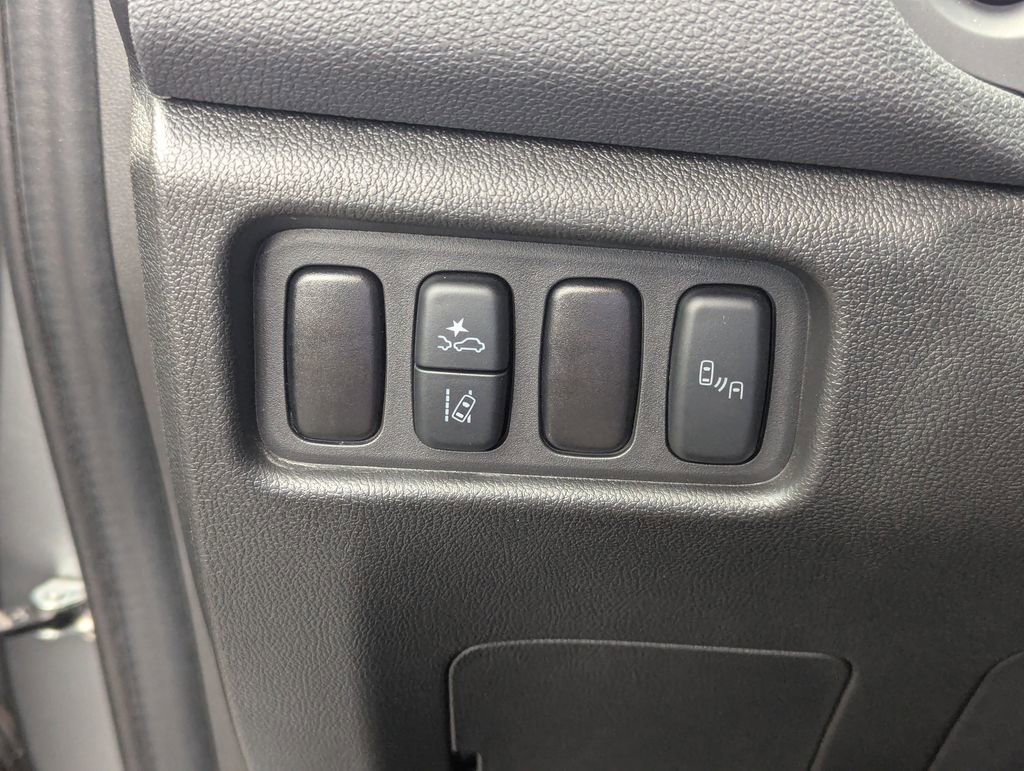 Used 2025 Mitsubishi Outlander Sport SE AWD/4WD image 32
