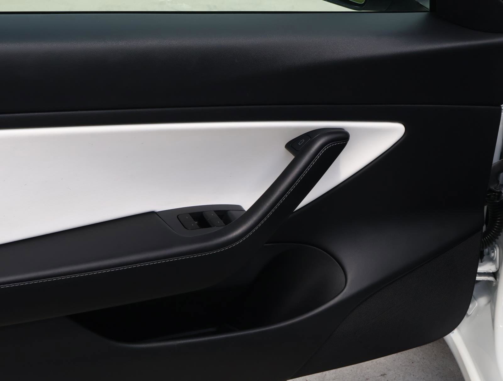 Used 2021 Tesla Model 3 Standard Range Plus image 13