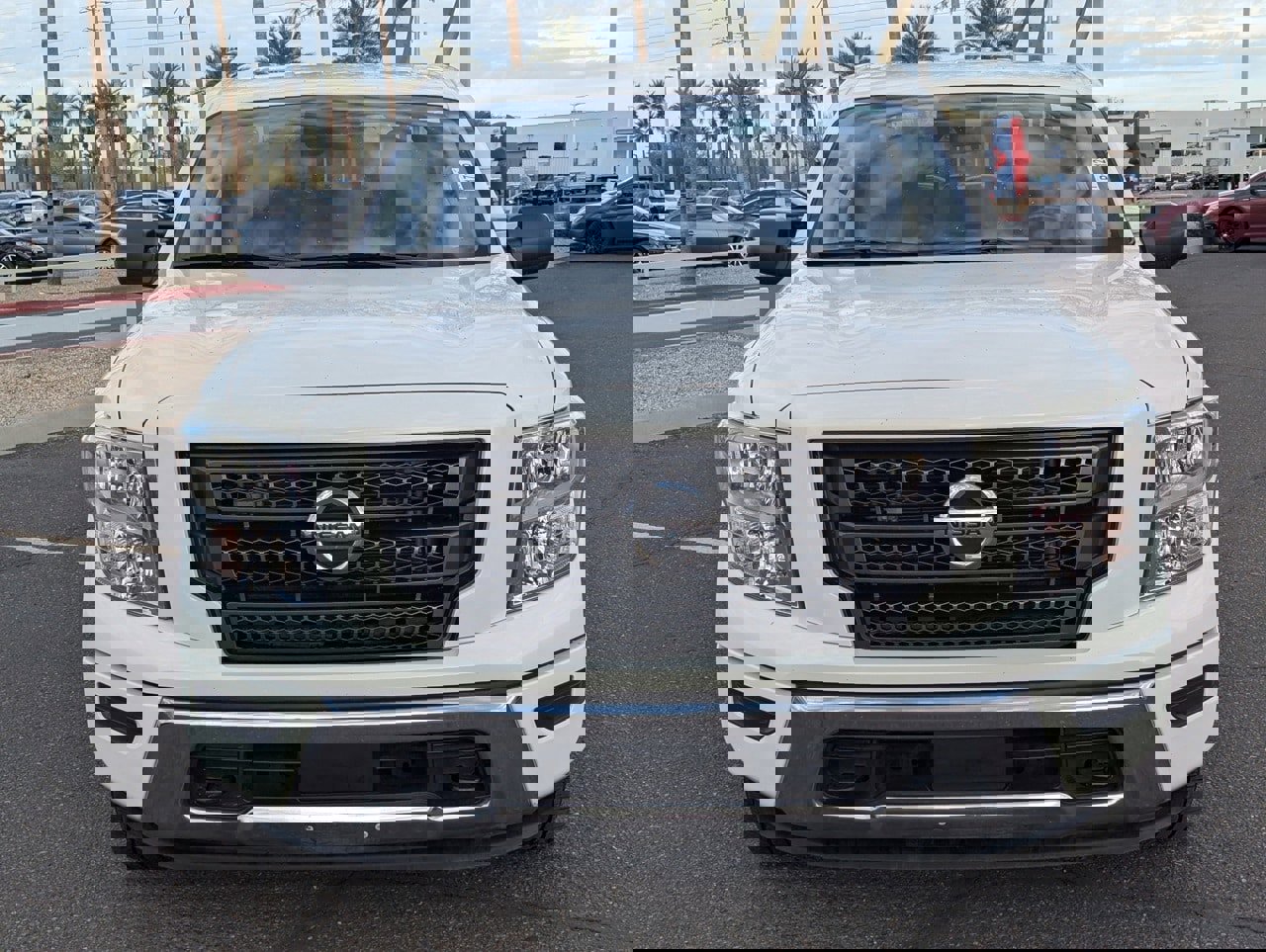 Certified 2022 Nissan Titan SV image 9