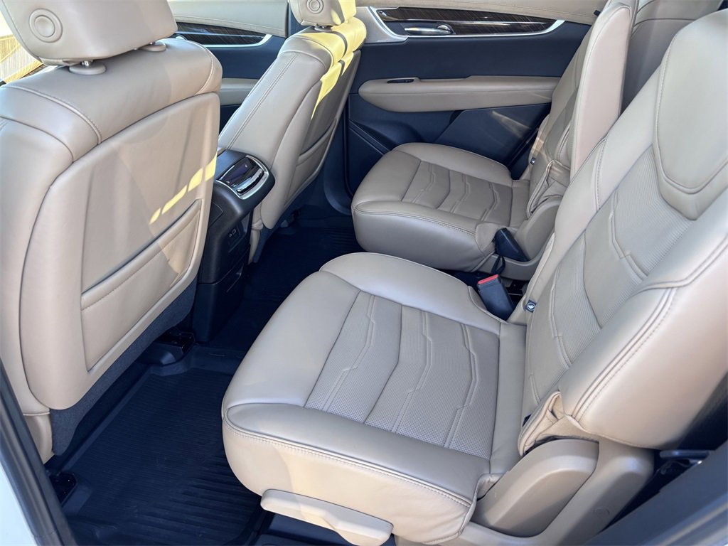 Used 2023 Cadillac XT6 Sport w/ Platinum Package image 11