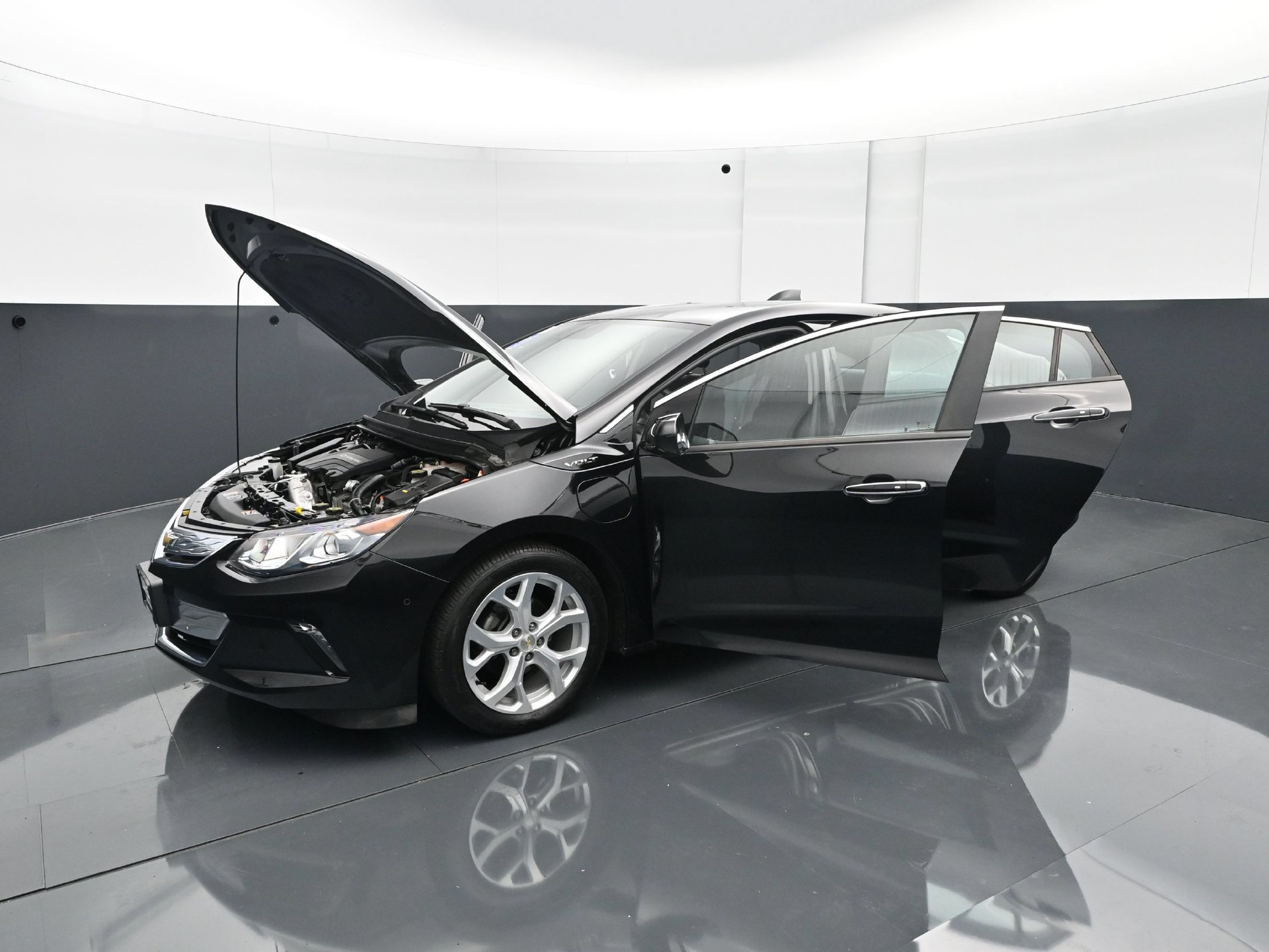 Used 2017 Chevrolet Volt Premier FWD image 26