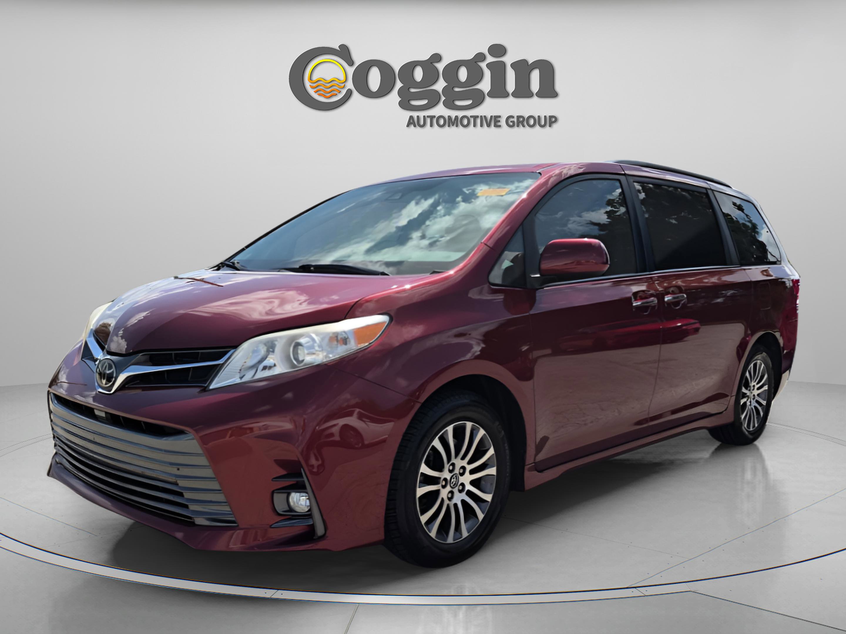 Used 2019 Toyota Sienna XLE w/ XLE Navigation Package FWD image 7