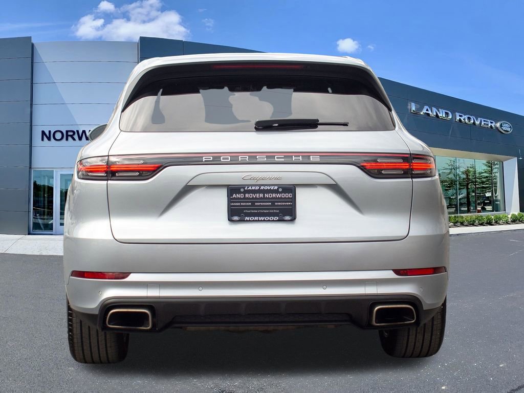 Used 2022 Porsche Cayenne AWD/4WD image 5