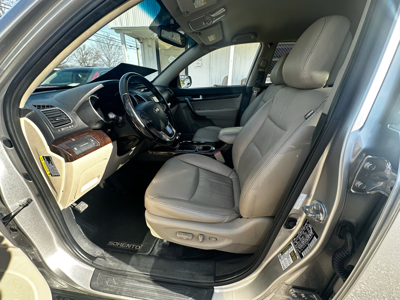 Used 2014 Kia Sorento LX w/ Premium Package image 9