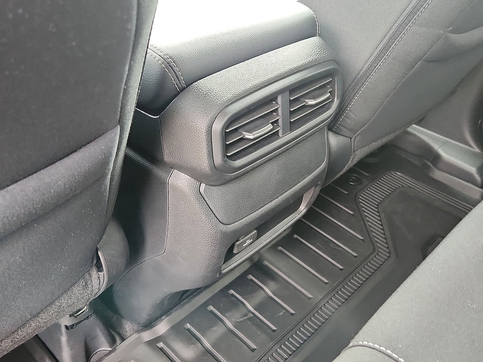 Used 2025 Honda Ridgeline Sport image 12