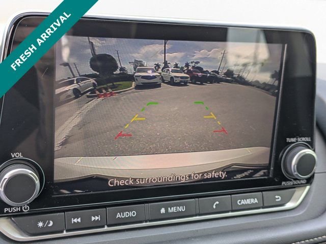 Used 2024 Nissan Rogue S image 25