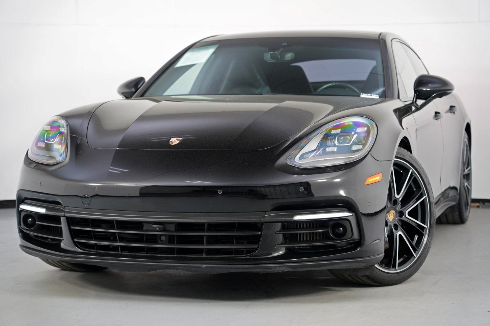 Used 2018 Porsche Panamera 4S w/ Premium Package Plus AWD/4WD image 3