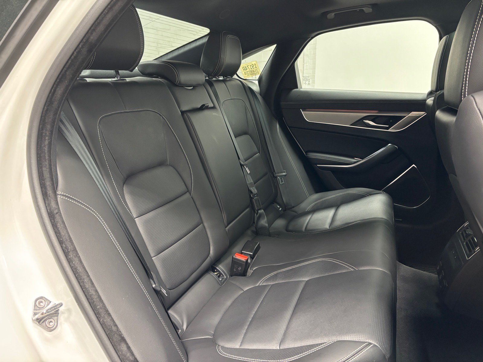 Used 2024 Jaguar XF R-Dynamic SE AWD/4WD image 37