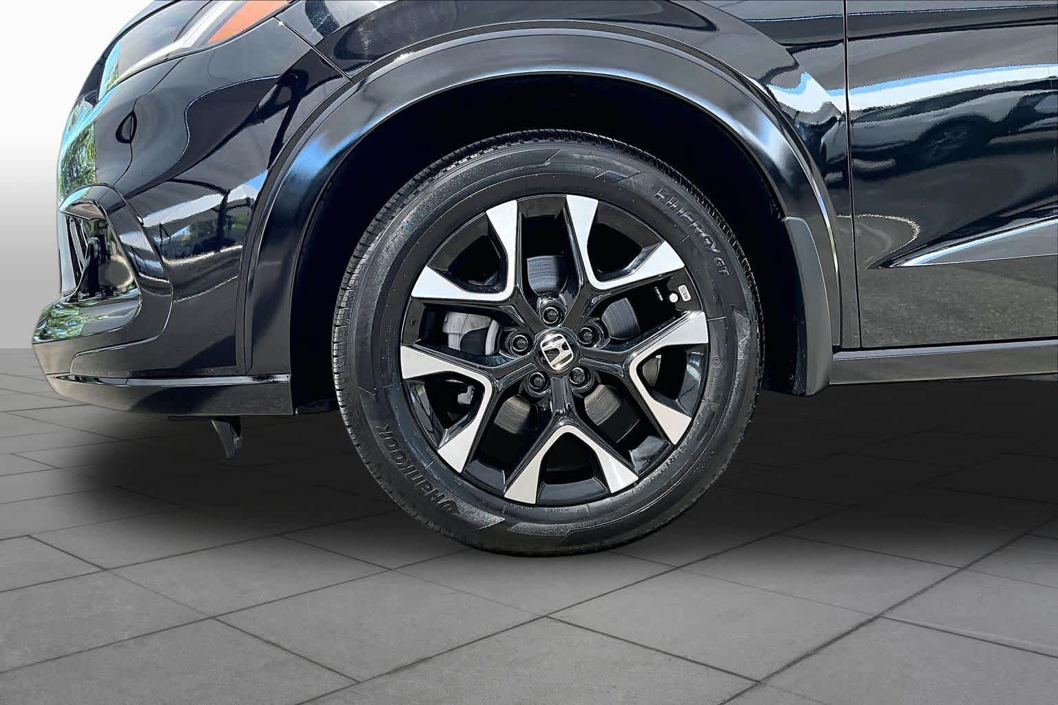 Used 2026 Honda HR-V EX-L image 11
