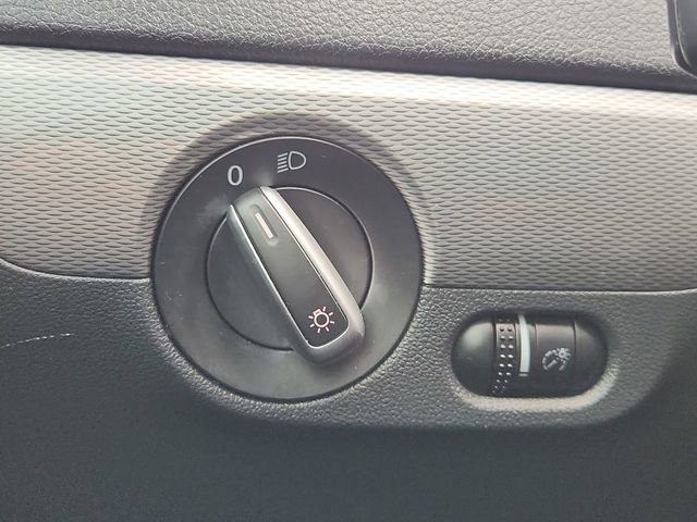 Used 2017 Volkswagen Jetta SE image 17