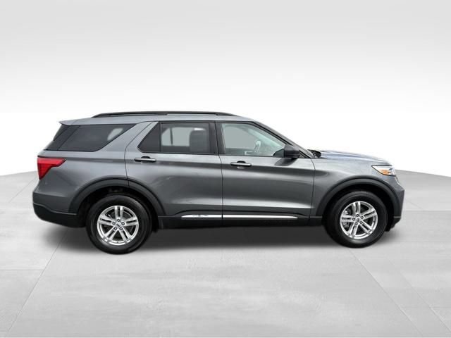 Used 2023 Ford Explorer XLT image 9