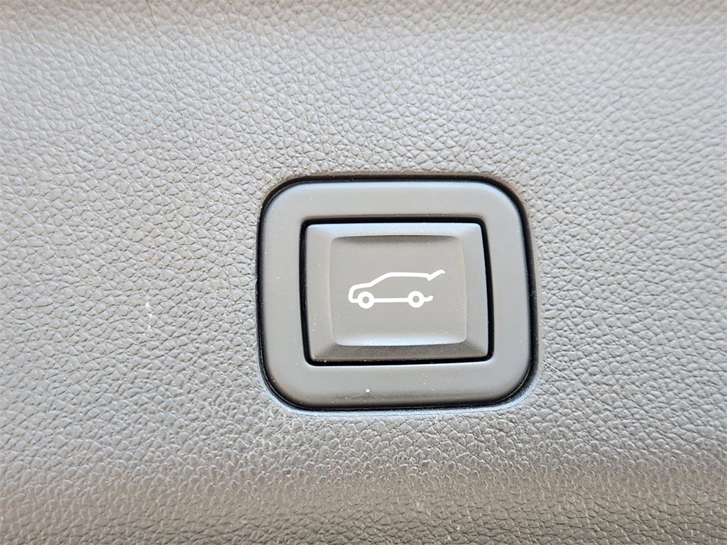 Used 2024 Chevrolet Tahoe Premier image 23