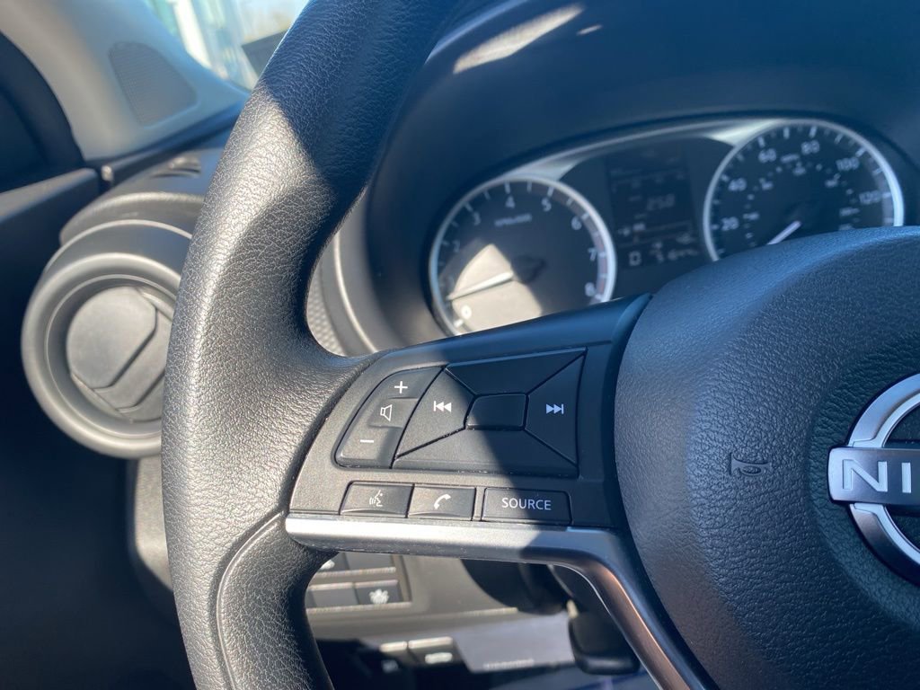 Used 2022 Nissan Kicks S image 21