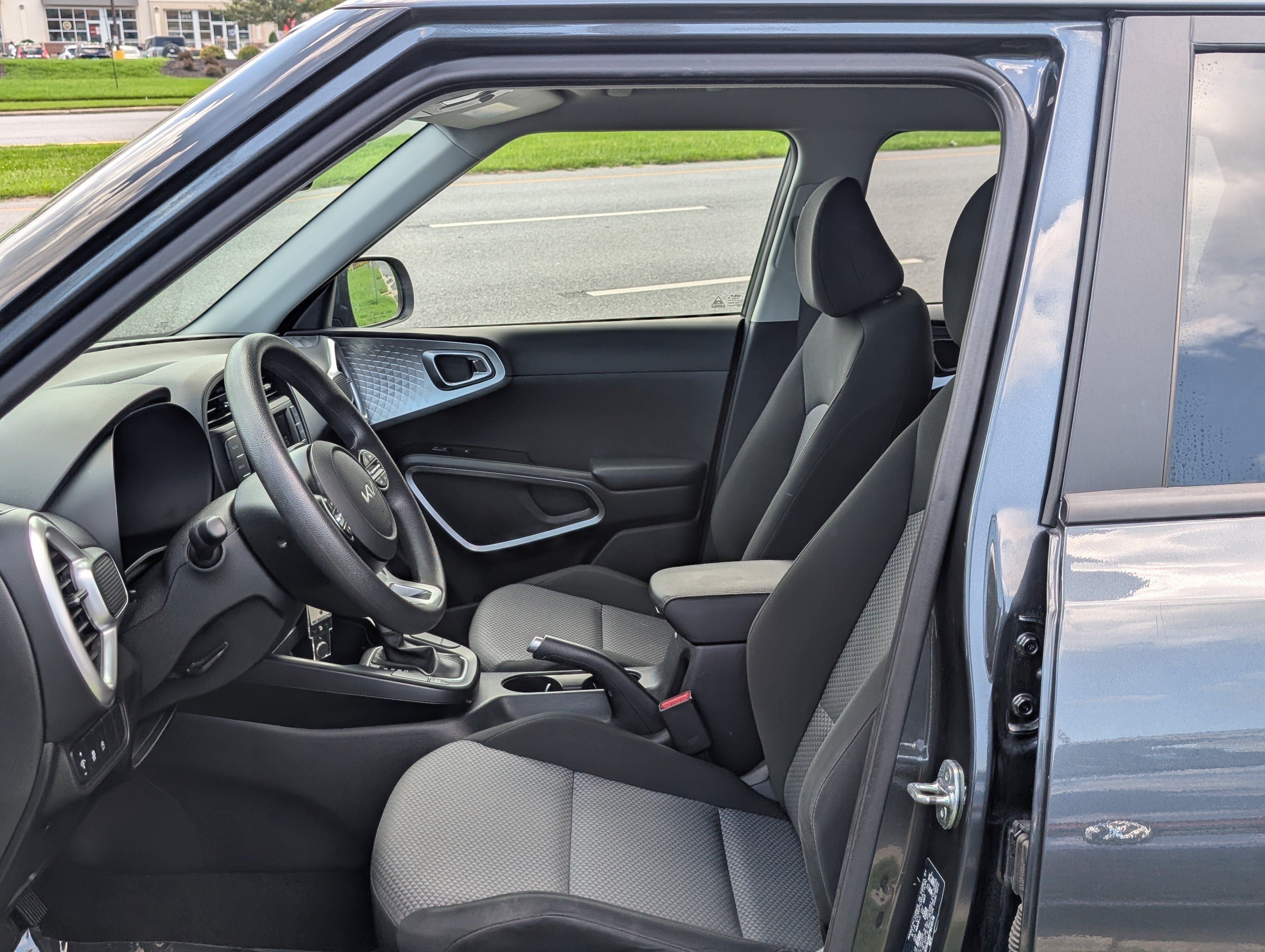 Used 2024 Kia Soul LX w/ Option Group 015 FWD image 14