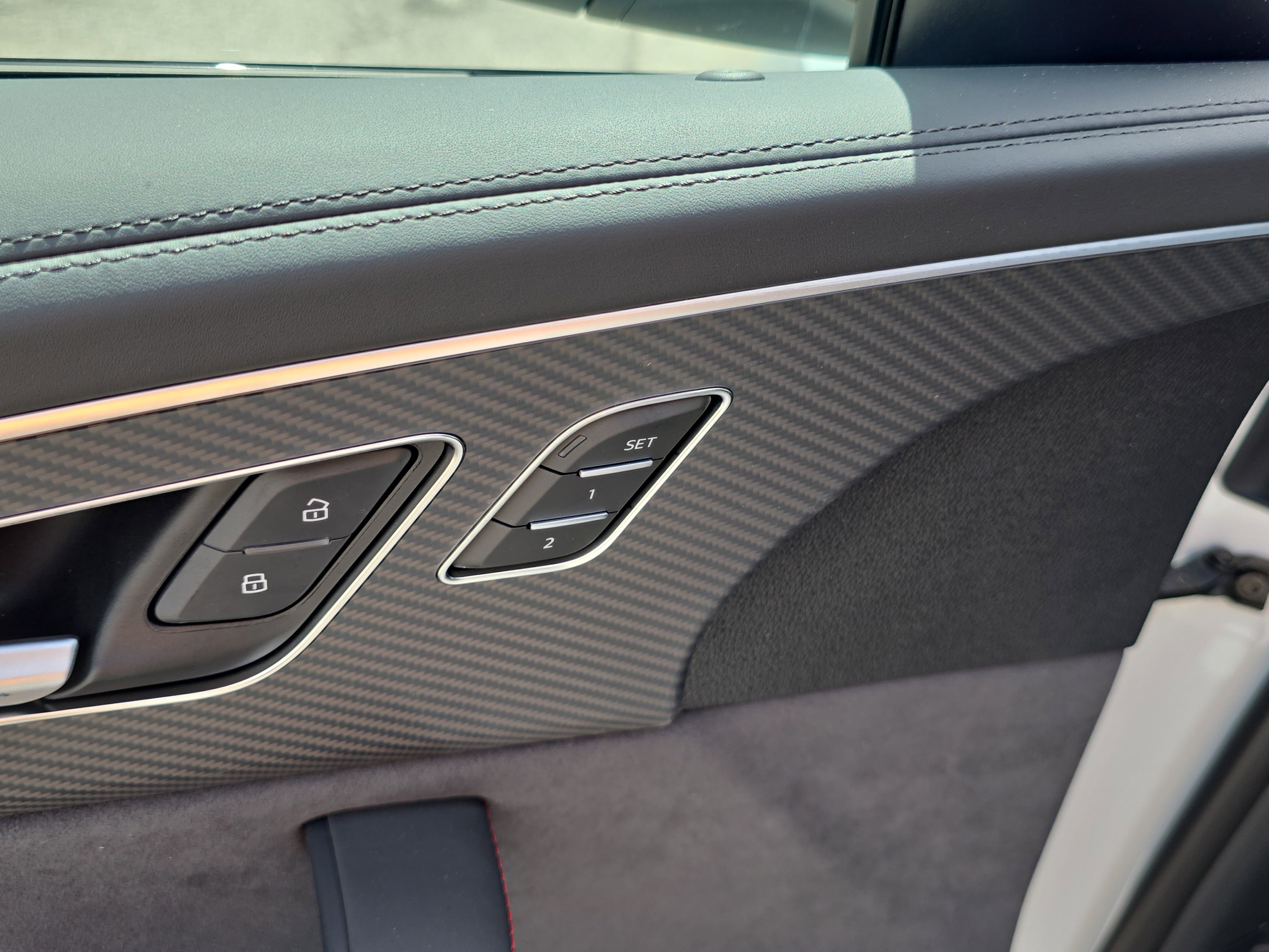 New 2025 Audi RS Q8 performance image 18